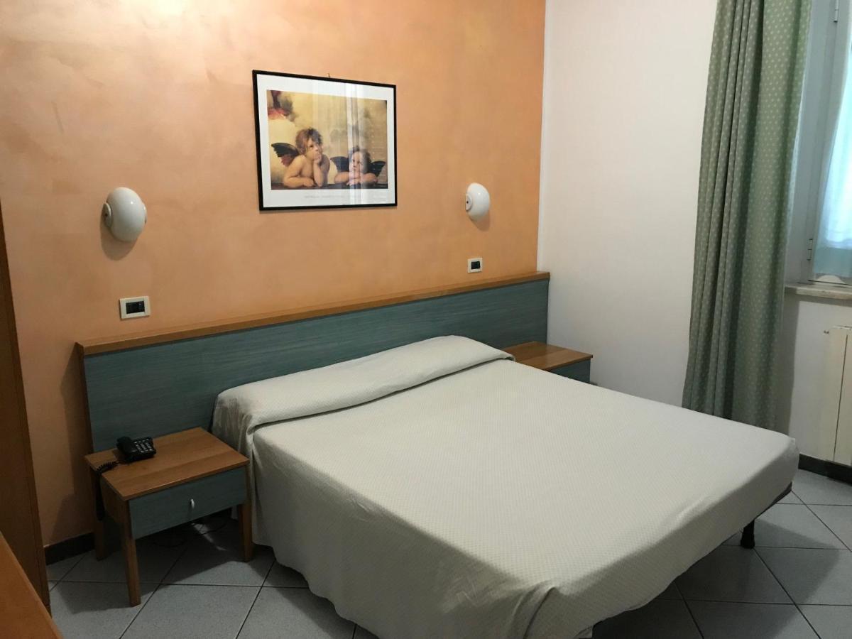 Hotel Amico Fritz Livorno Bagian luar foto